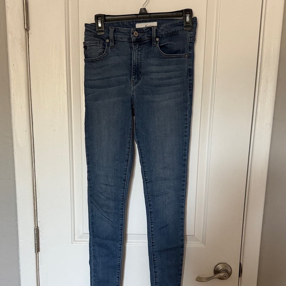 Women's Medium Wash Skinny Jeans